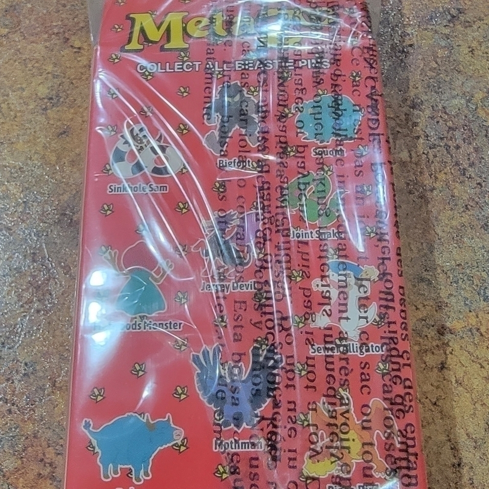 Metazoo Mothman Pin + Promo Card Set PIN CLUB NEW/SEALED!! - Picture 3 of 5
